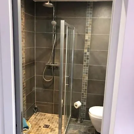 Coquet Avec Grande Terrasse Apartmán